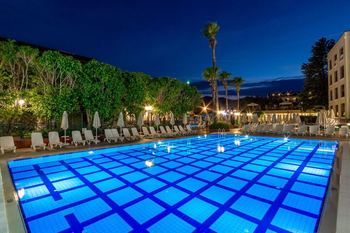 Pool Hotel