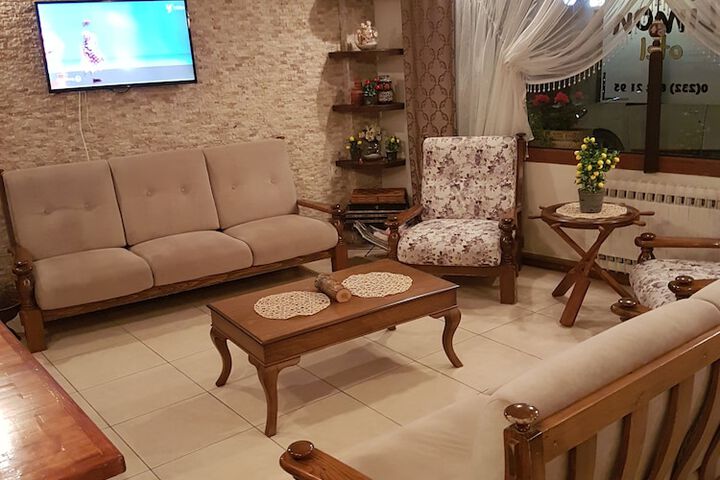 Room 10 of 24