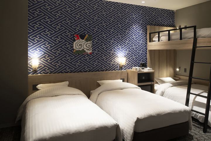 Room 8 of 34