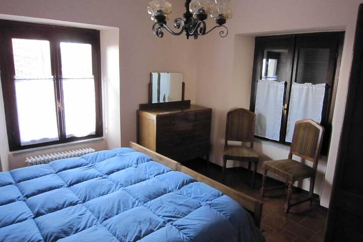 Room 5 of 37