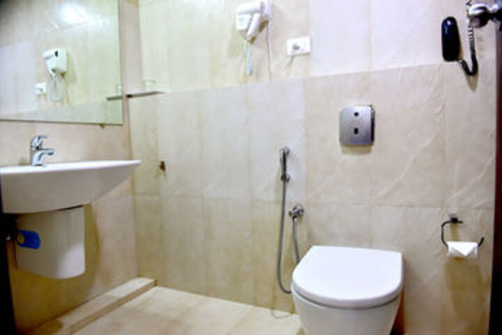 Room 2 of 20