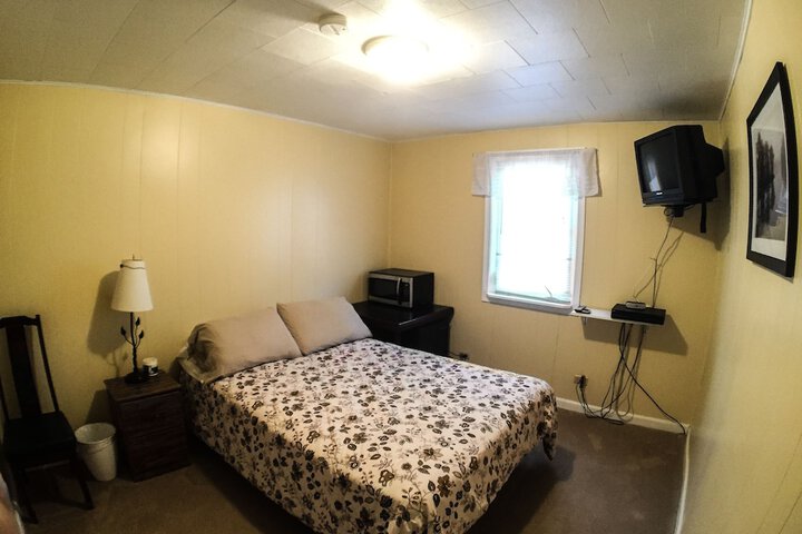Room 7 of 17