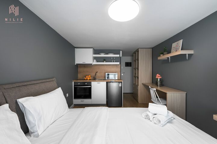 Room 2 of 60