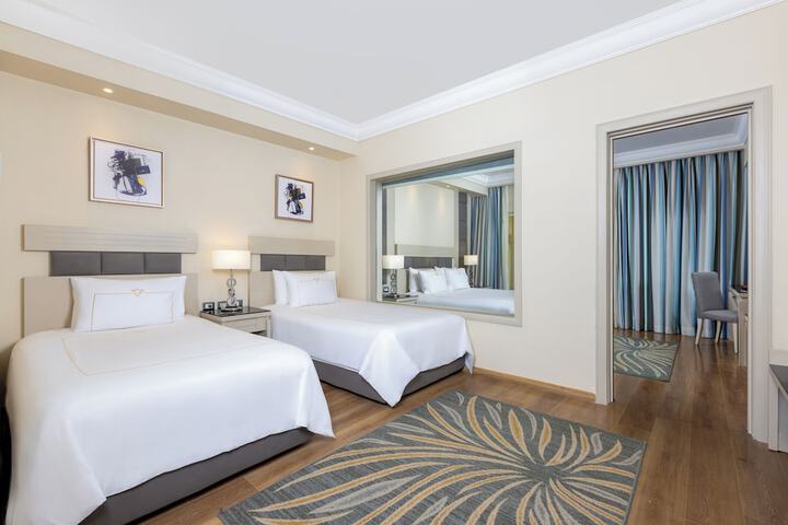 Room 14 of 79