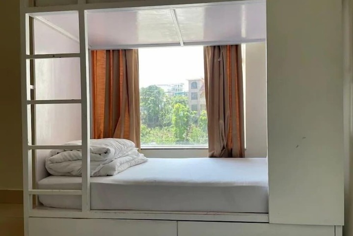 Room 16 of 44