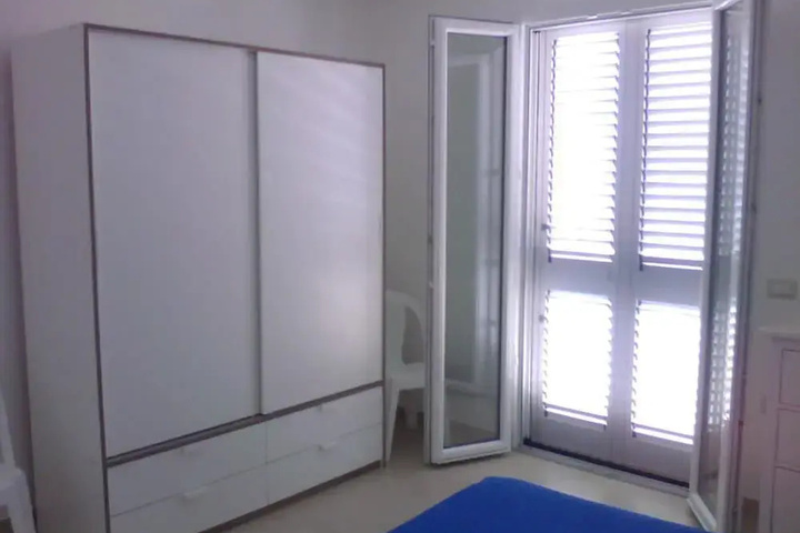 Room 4 of 19