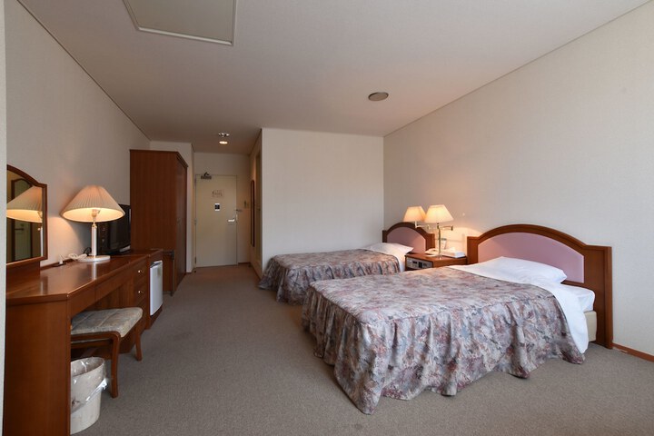 Room 14 of 63
