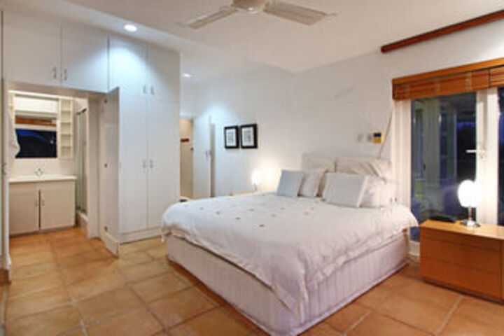 Room 8 of 37