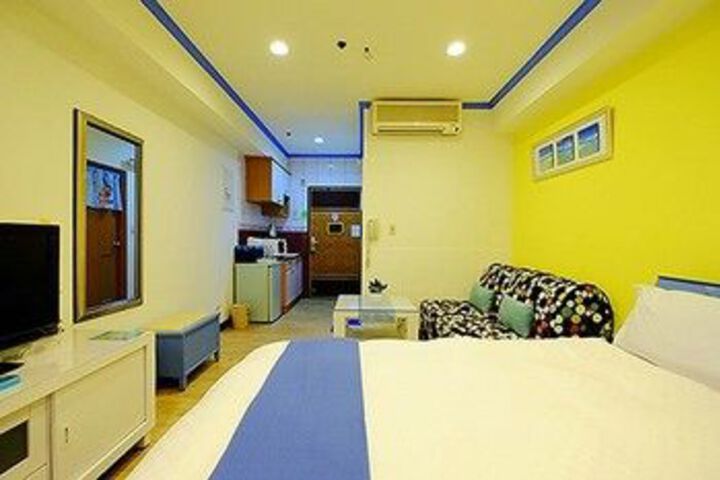 Room 8 of 26