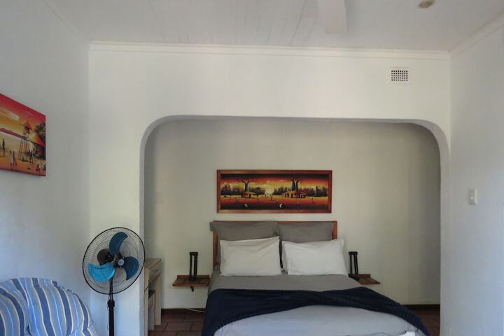 Room 28 of 76