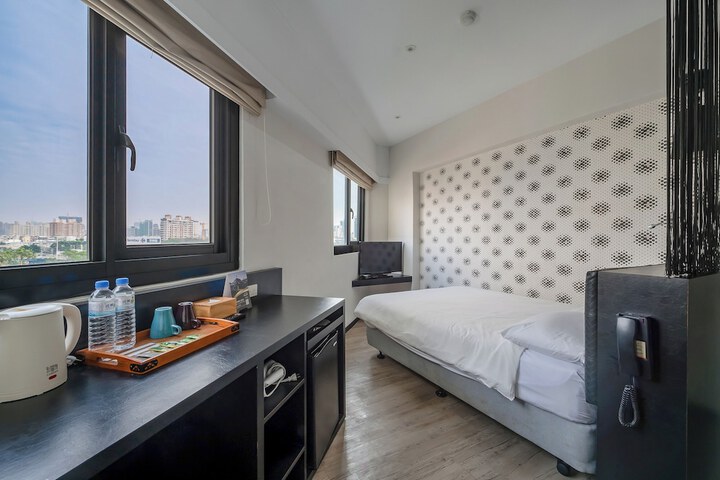 Room 21 of 93