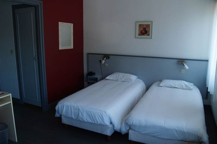 Room 6 of 38