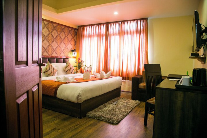 Room 2 of 7