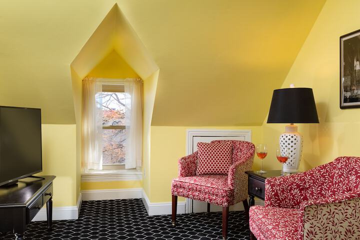 Room 17 of 75