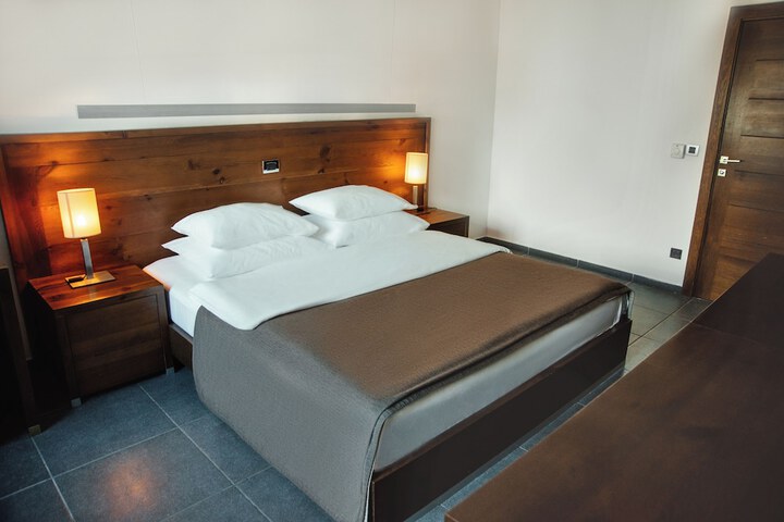 Room 32 of 114