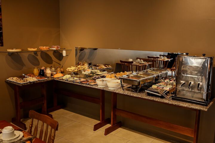 Dining 57 of 63