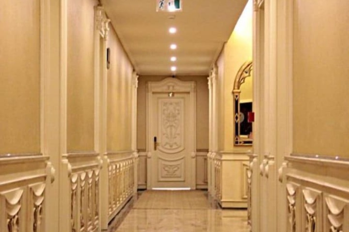 Room 7 of 18