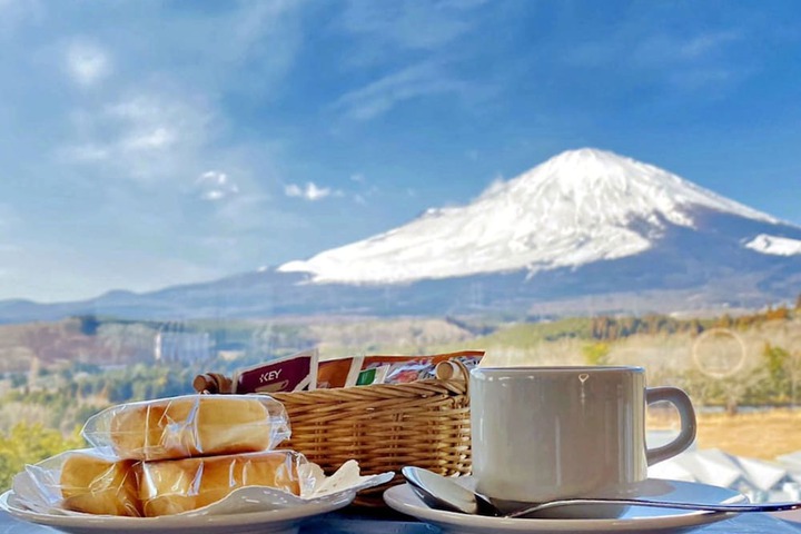 Breakfast/Coffee Service 63 of 114