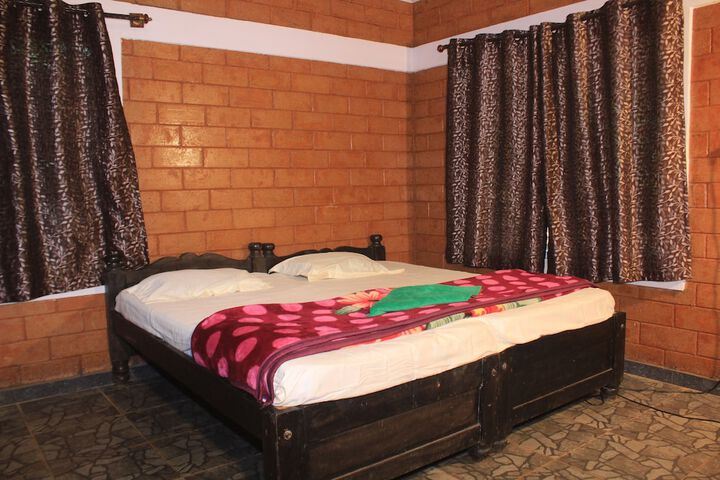 Room 3 of 169