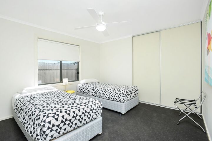 Room 4 of 25