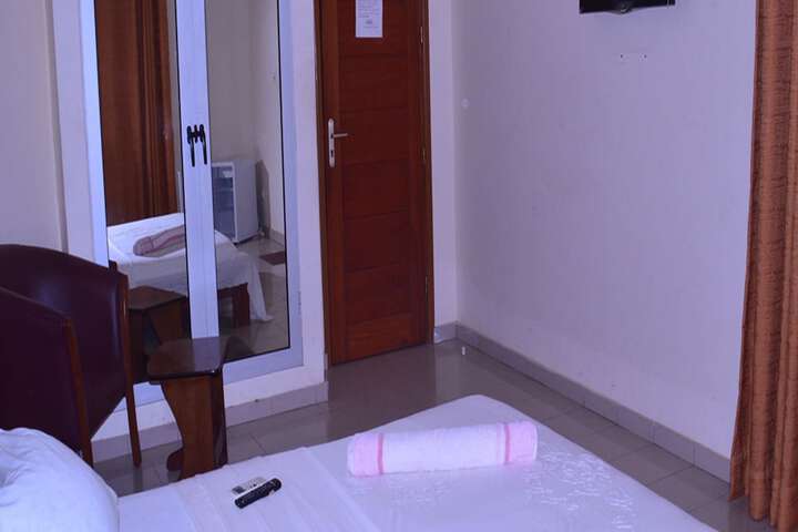 Room 5 of 78