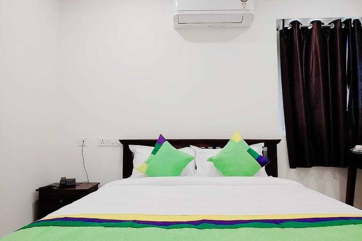 Room 4 of 7