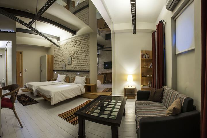 Room 7 of 73