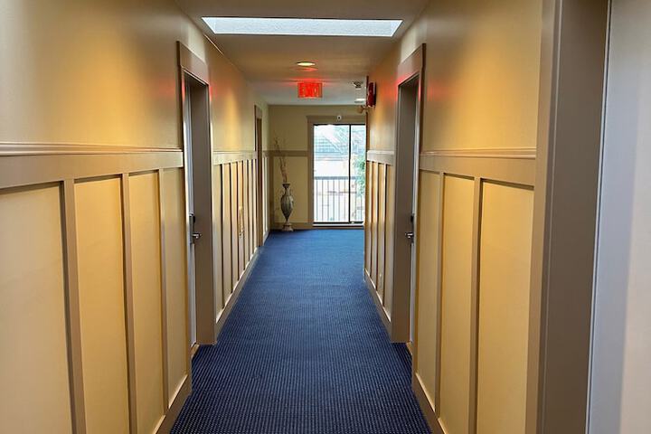 Ballroom/Hall 18 of 21