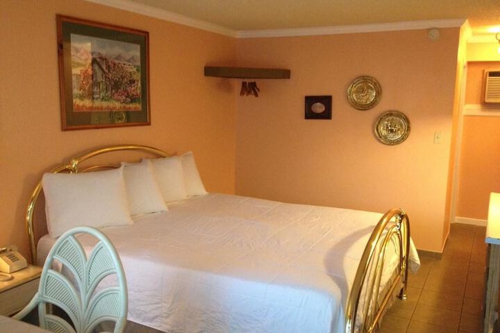 Room 72 of 141