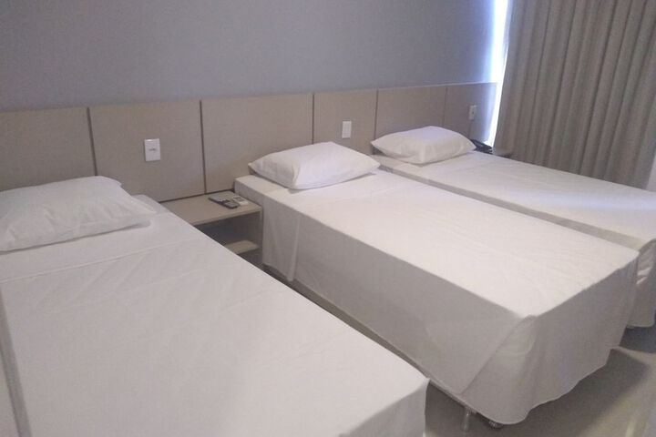 Room 4 of 9