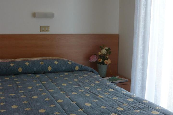 Room 13 of 66