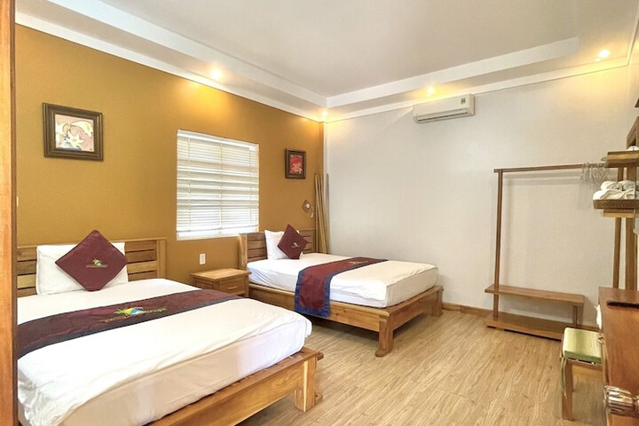 Room 25 of 74