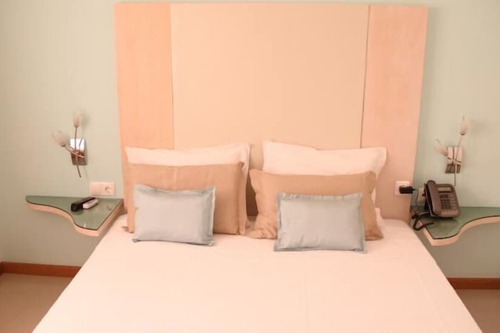 Room 6 of 58