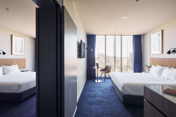 Room 3 of 75
