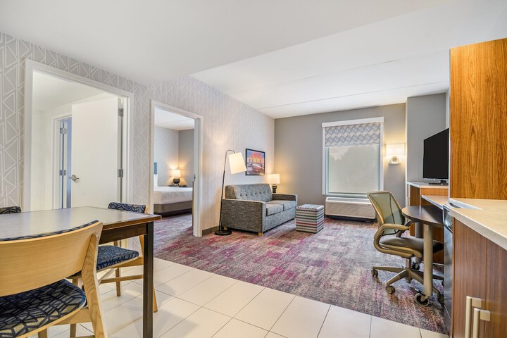 Room 4 of 35