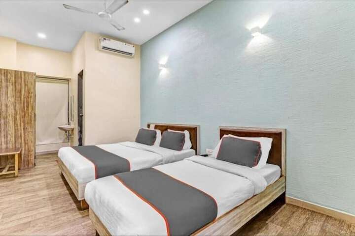 Room 3 of 8
