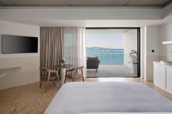 Room 27 of 46
