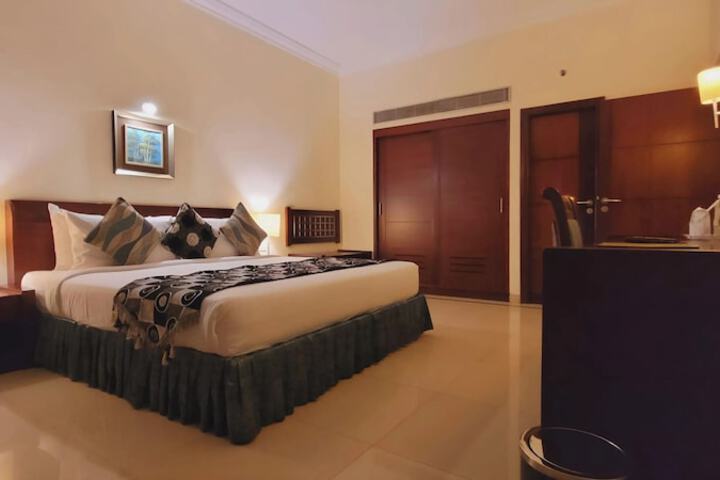 Room 2 of 8