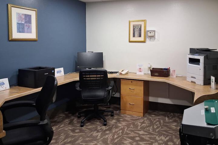 Business Center 87 of 90