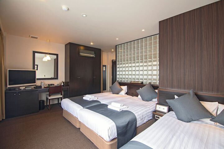 Room 9 of 72