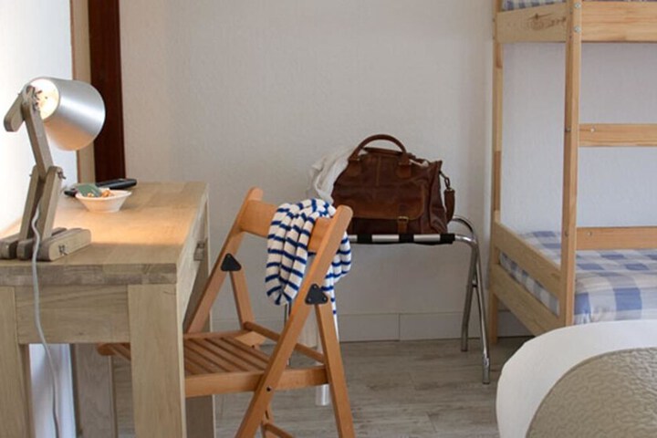 Room 3 of 48