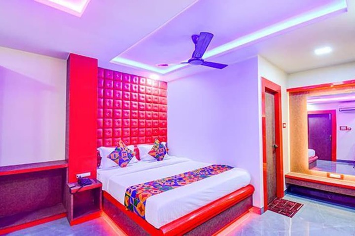FabHotel The Crown Comforts