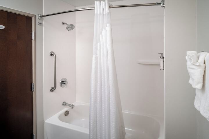Standard 2 Queen Beds Extra Floor Space (17 of 19)