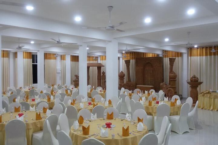 Ballroom/Hall 22 of 34