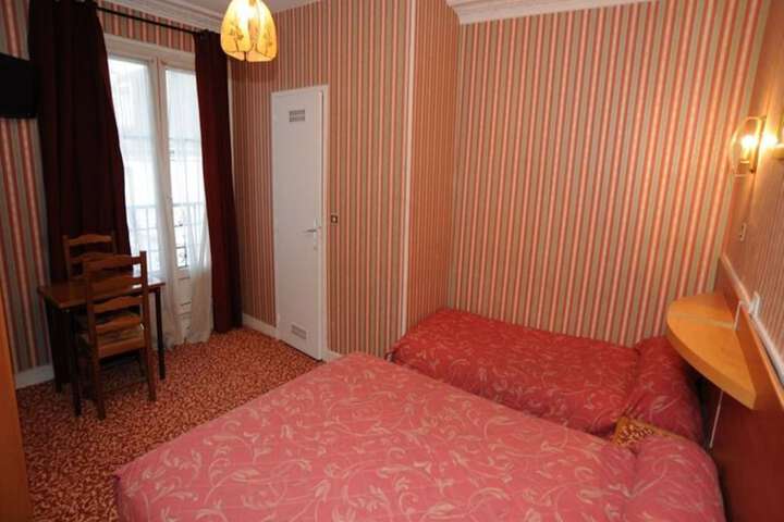 Room 10 of 46