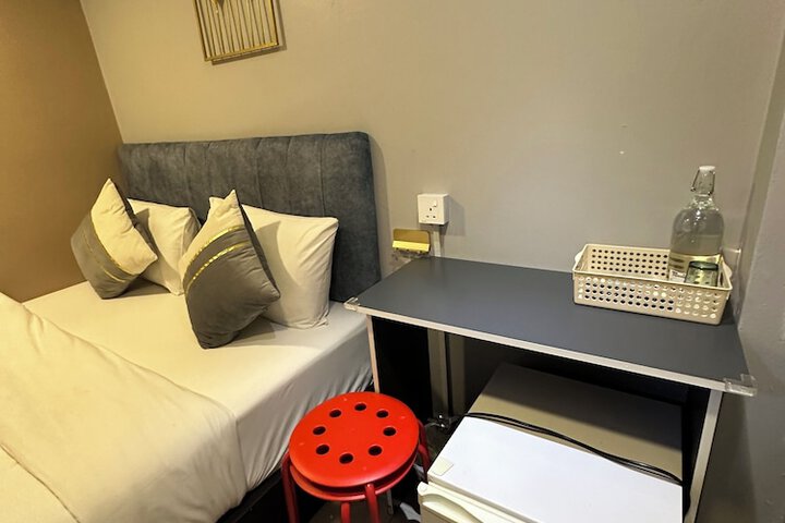 Room 62 of 80