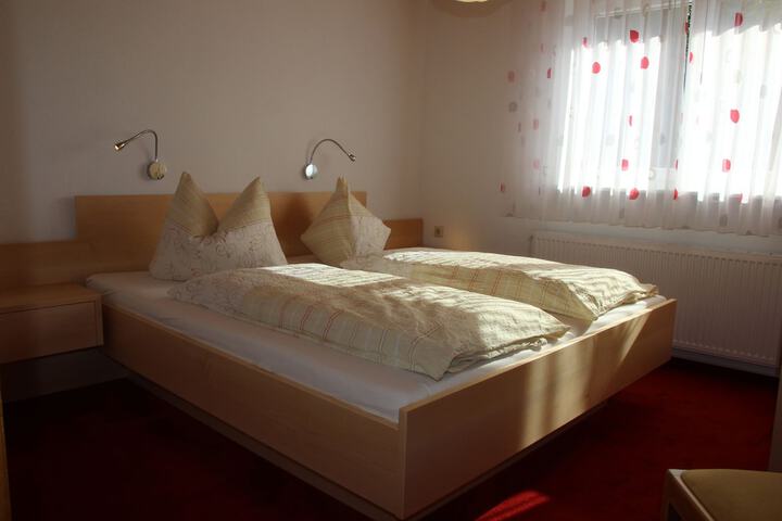 Room 5 of 86