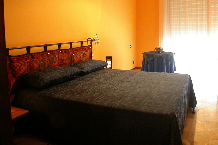 Room 3 of 16