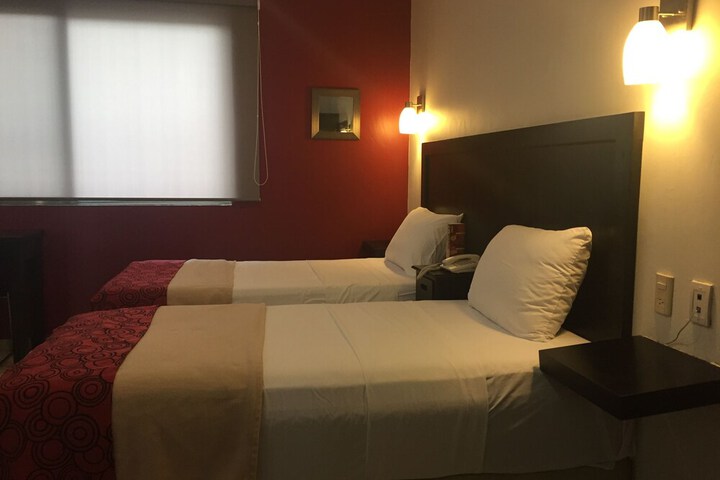 Room 10 of 40