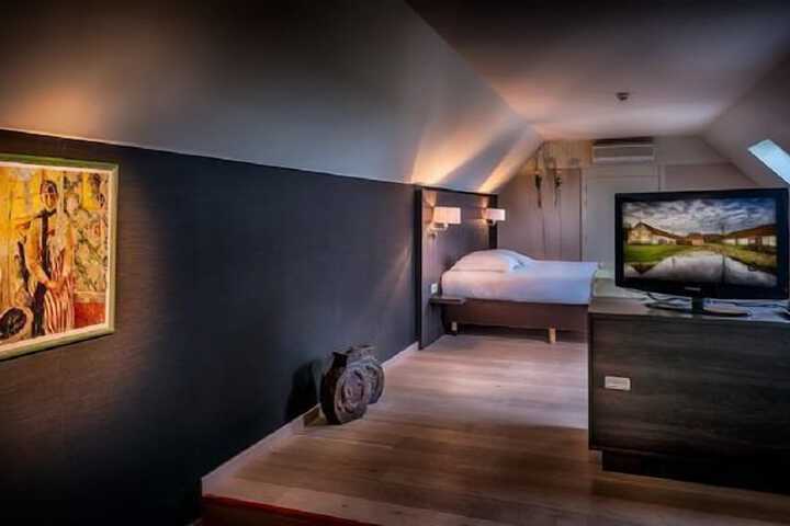 Room 17 of 63